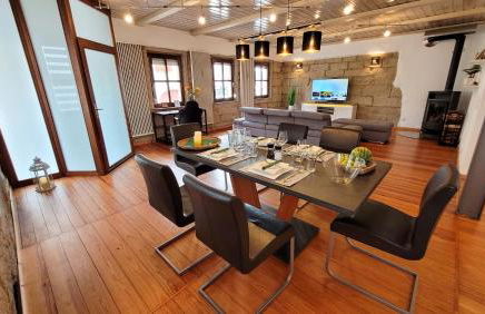 Gemütliches Altbau-Loft mit Kamin und Parkplatz - Foto 3