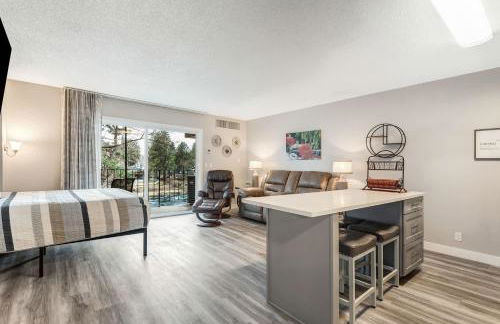 Newly Remodeled Top-floor Condo near Downtown Bend - Photo 19