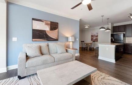 Landing Stylish 3BD Clubhouse Gym - Photo 2