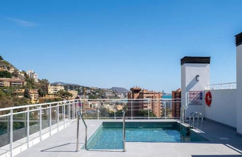 Your Sunny Retreat! Modern apt steps to the beach - Foto 13