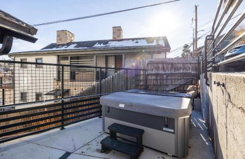 Unbeatable Location, Cozy Studio, Ski-In Ski-Out, Main Street Access, Perfect for Adventure! - Photo 7