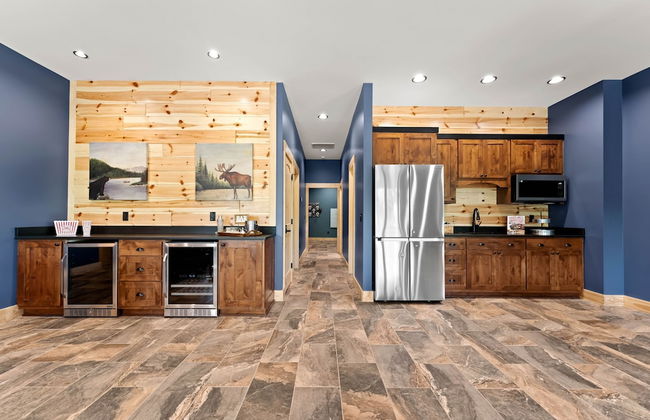 Black Bear Lodge by Avantstay Lakefront Dock Pool Theater Sleeps 20 - Foto 33