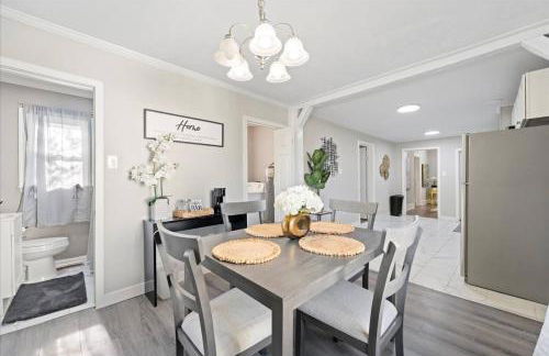 Stylish Private Room in Peaceful Home| 30 Nite Min - Foto 13