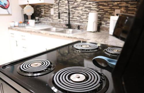 Charming 2 bedroom Retreat minutes from Downtown - Foto 14