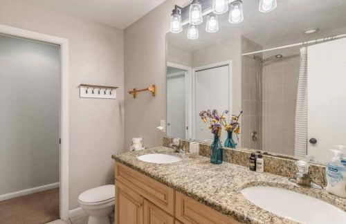 Large Deck, Lakefront, Yard Games - Foto 5