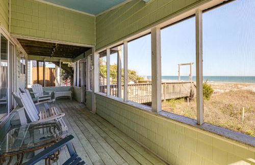 Oceanfront Gem with Rooftop Deck Steps to Sand - Foto 20