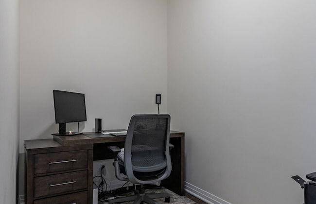 Premium 1 Bed w Rental Car Netflix Amazon - Foto 3