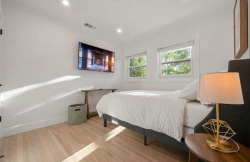 Lake Balboa Hideaway - Photo 35