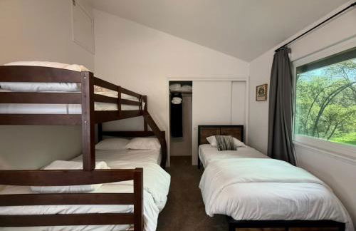 The Happy Cabin w/ hot tub - Foto 2