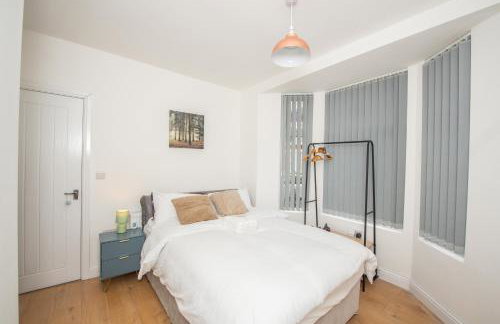 Modern 4 Bedroom House Sleeps 10 Free Parking Liverpool - Foto 43