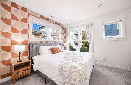 Rare 3BR Modern Urban Escape Private Garage - Foto 26