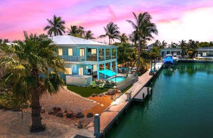 Grand Arenas - 120' Dock, HtdPool, Game Room, BBQ, Mini Golf,Baby Items - Foto 1