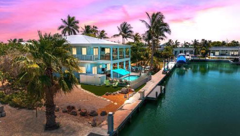 Grand Arenas - 120' Dock, HtdPool, Game Room, BBQ, Mini Golf,Baby Items - Foto 1