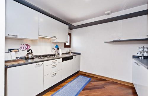 Elegant apartment with LIFT in historical 1600 Palace, a few min walk from San Marco Square - Foto 40