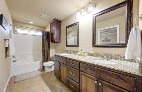 5BD - Backyard - Pool Access - 5 Mins to Texas A&M - Foto 18