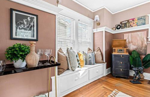 Eclectic Bungalow in the Heart of Royal Oak - Foto 31