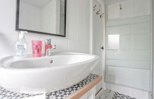 1 Bedroom Cozy Apartment In Carolles - Foto 19