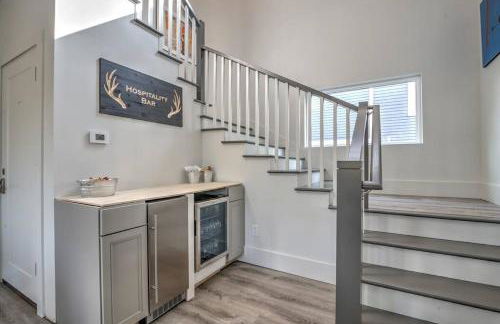 Amazing Spacious Home in AA Steps to Big House - Foto 11