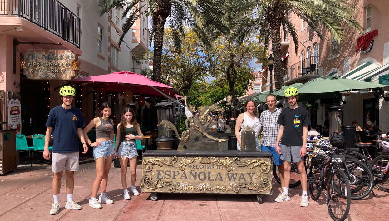 Miami Beach Bike Tour - Photo 1