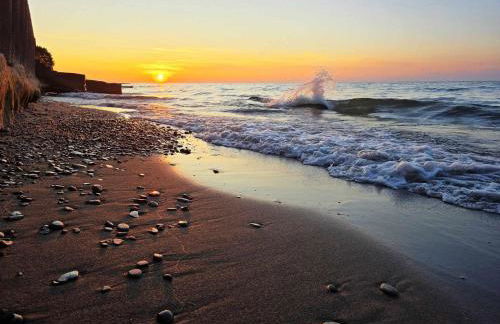 Tree-Top Lake-Front Cottage - Foto 38