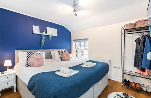 Town Center Apartment with 55” Smart TV+Netflix - Photo 9