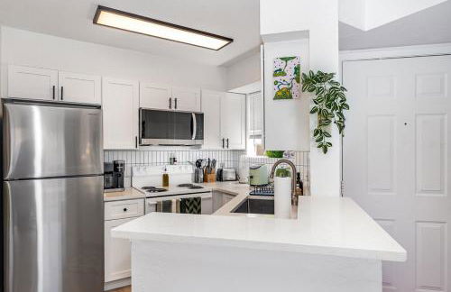 Bright King Bed Escape Pondview Half mile to Beach - Foto 2