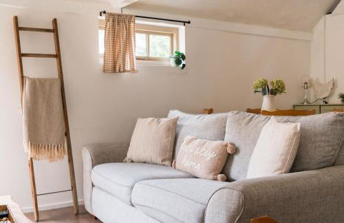 Snug Cotswolds Farm Cottage - The Henloft - Foto 28