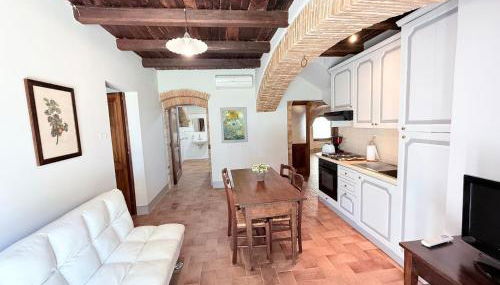 Elegant Farmhouse Retreat in Poreta, Italy - Photo 5