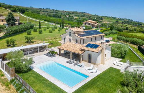 Villa Amore di Ada - Modern Design Villa - AirCo, Private Pool & Near The Beach - Foto 3