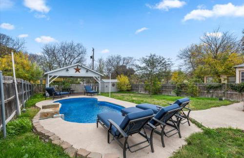 Evergreen Manor Private Pool 3BR No Stairs Retreat - Foto 24