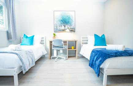 Modern Spacious 5BR Retreat -Games & Large Yard - Foto 27