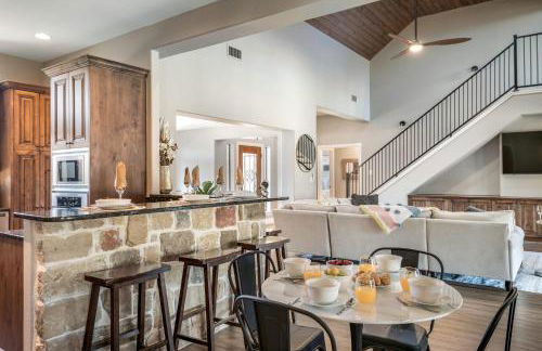 Waterfront House on Lake LBJ Cove and Concierge Services - Foto 16