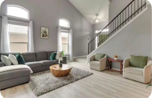 Modern 4BR Retreat, Fast WiFi, Parking, Less than 15 mins from Austin - Foto 15