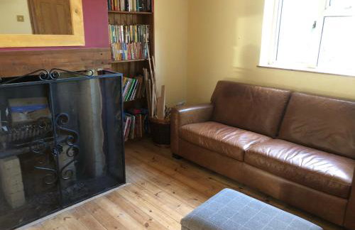 4 bedroom house walking distance to Silverstone C - Photo 11