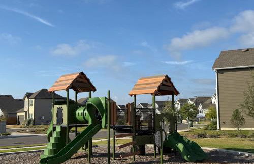 Spacious 4BR Oasis - Pool - Patio - 8 Min to Kalahari - Foto 30