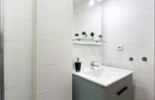 Isaac Peral by Staycare - Photo 6