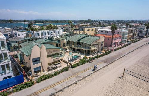 Stunning Oceanfront Boardwalk Condo - Spa, Steps2Beach, Parking & Fast Wifi! - Foto 37