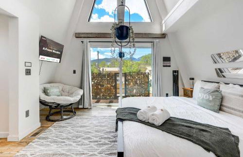 A-Frame Wonders Hot Tub w Mountain Views - Foto 24