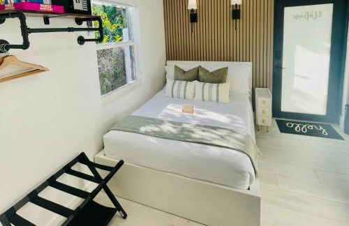 CasaMia Private Studio Near Wynwood & Design District w Free Parking & Bikes - Photo 3