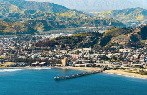 Quaint Mid-Century Cottage by the Coast - Foto 26