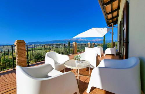 Characteristic restored farmhouse with 360 degree views - Photo 1