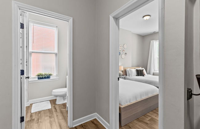 Mysteries on Lemp | JZ Vacation Rentals - Photo 3