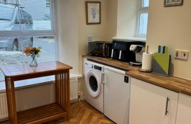 Spacious, sleeps 7, 2 baths, Central Saltash - Photo 16