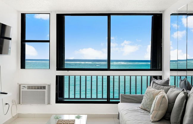 Maria Beach 1BDR Oceanfront Pool Parking - Photo 20