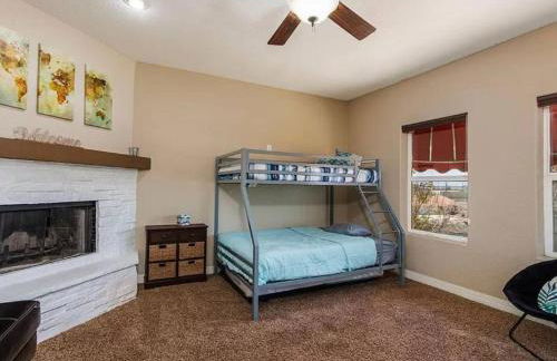 Spacious 3 BR with Pool Minutes Away from Lake - Foto 12