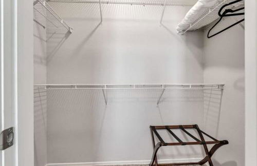 Ground Floor King Beds Pool Gym Near Hill AFB - Foto 3