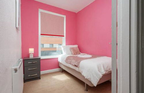 Stunning 5 bedroom home Wirral Birkenhead Sleeps 9- Free Parking-5G Internet - Foto 29
