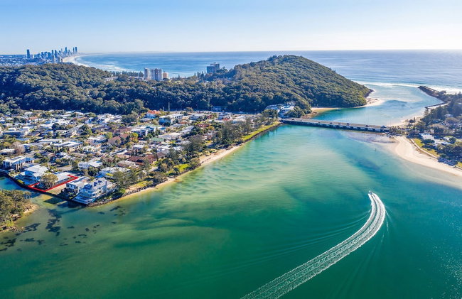 Luxe Waterfront Stay -Tallebudgera Creek - Foto 17