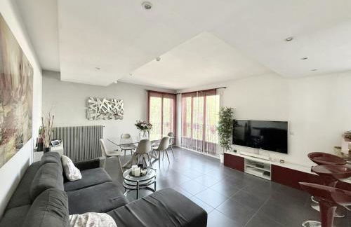 Appt Cosy Porte Paris parc Fleural et Parking - Foto 5