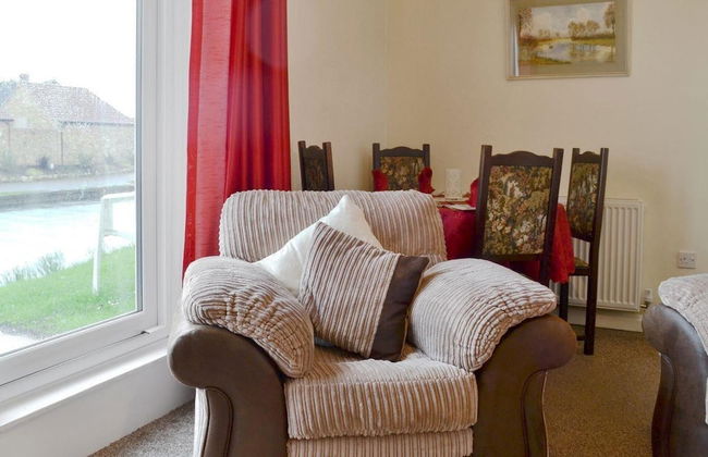 Riverside 2-bed Cottage, Sleeps 3 With Parking - Foto 13